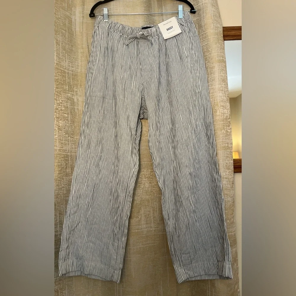 A&F NWT Men’s Small Drawstring Blue & White Stripes Baggy Pants